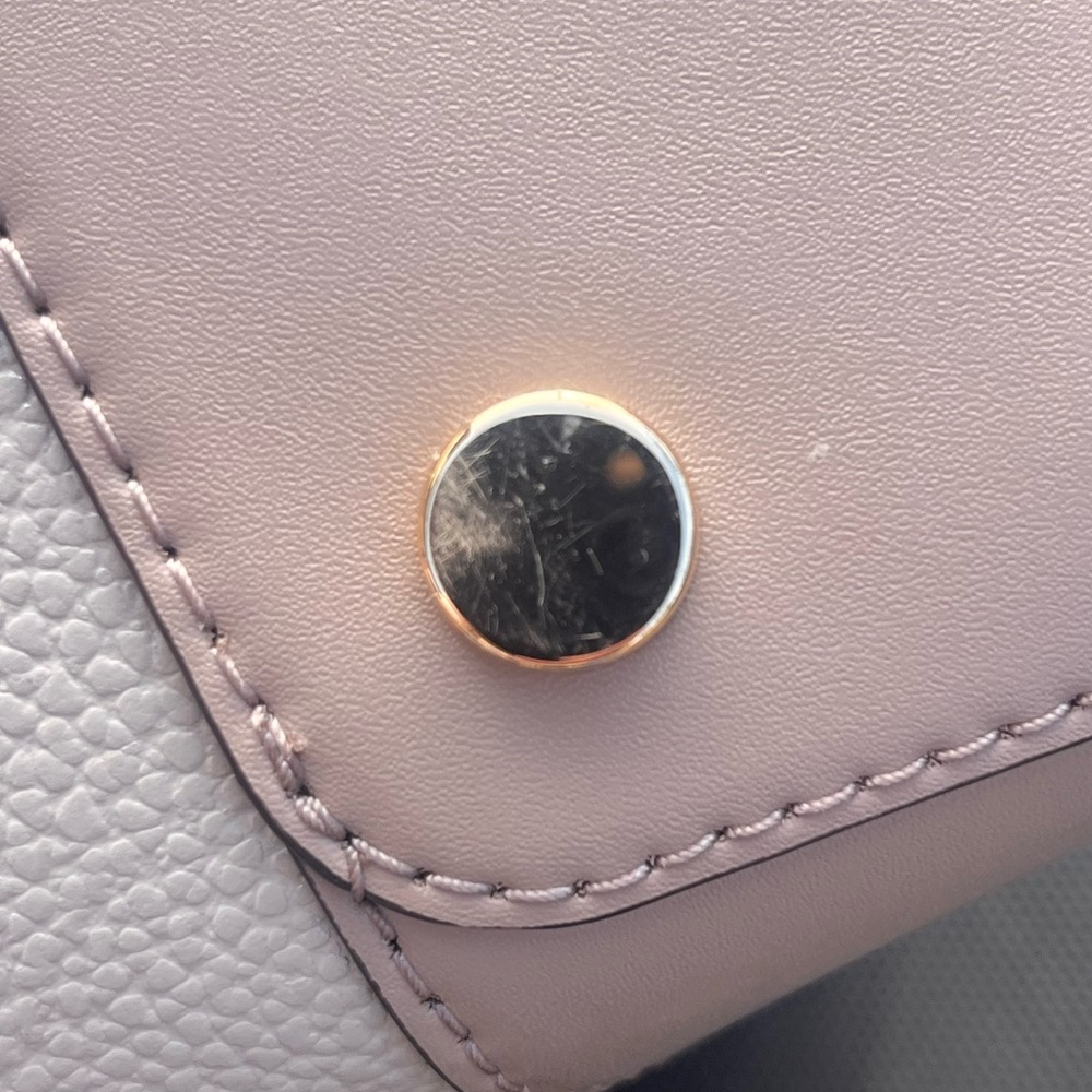Michael Kors Mercer Gallery medium two-tone pebbled leather bucket bag - Picture 14 of 14